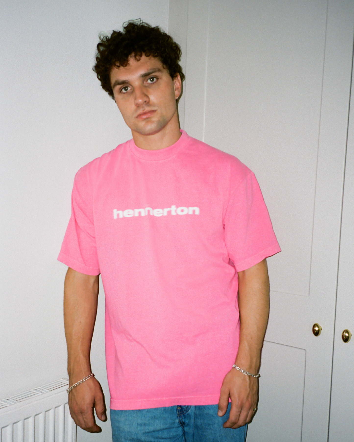 HENNERTON SIGHT FOR SORE EYES TEE: PINK