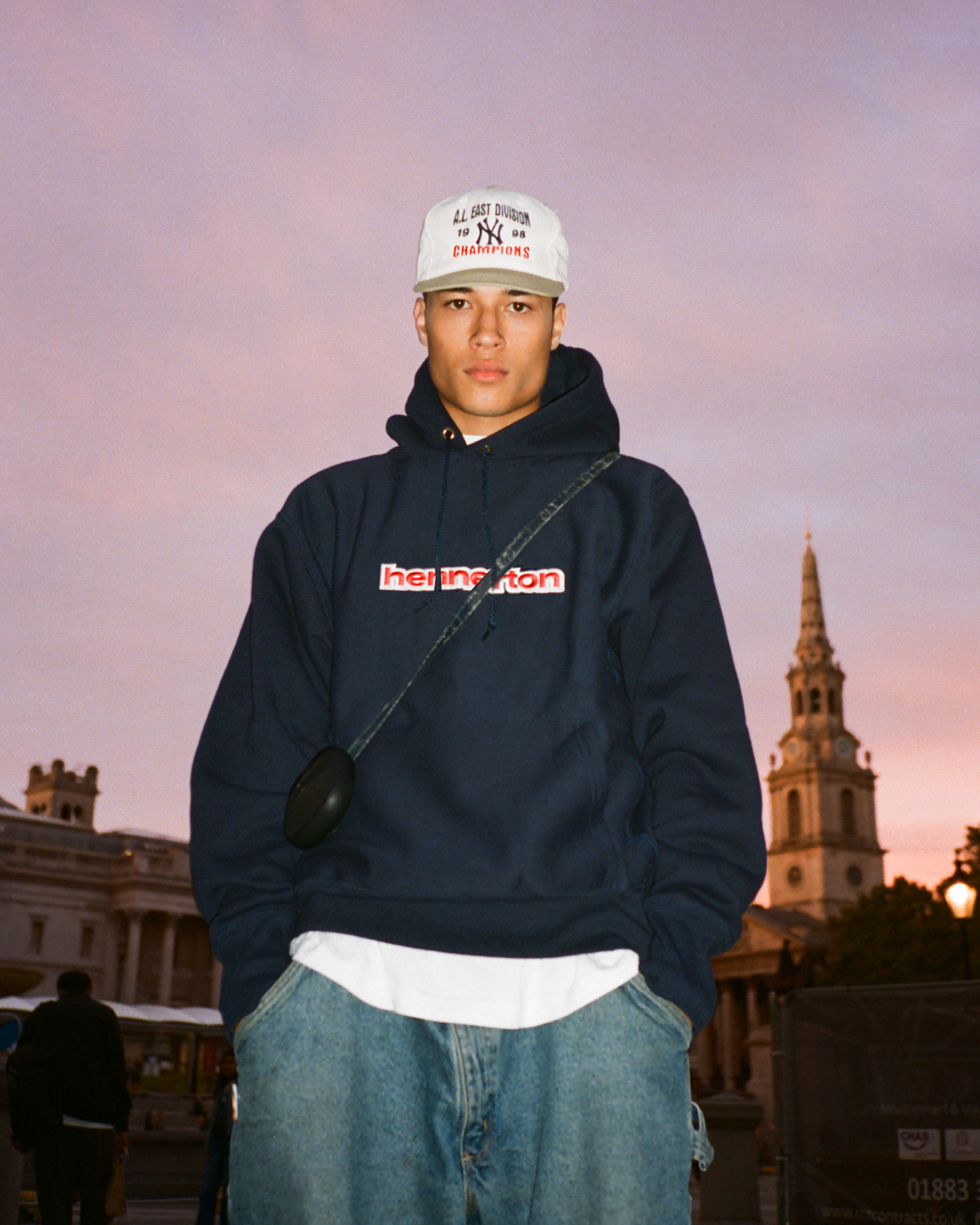 CAMBER CLASSIC LOGO HOODIE: NAVY