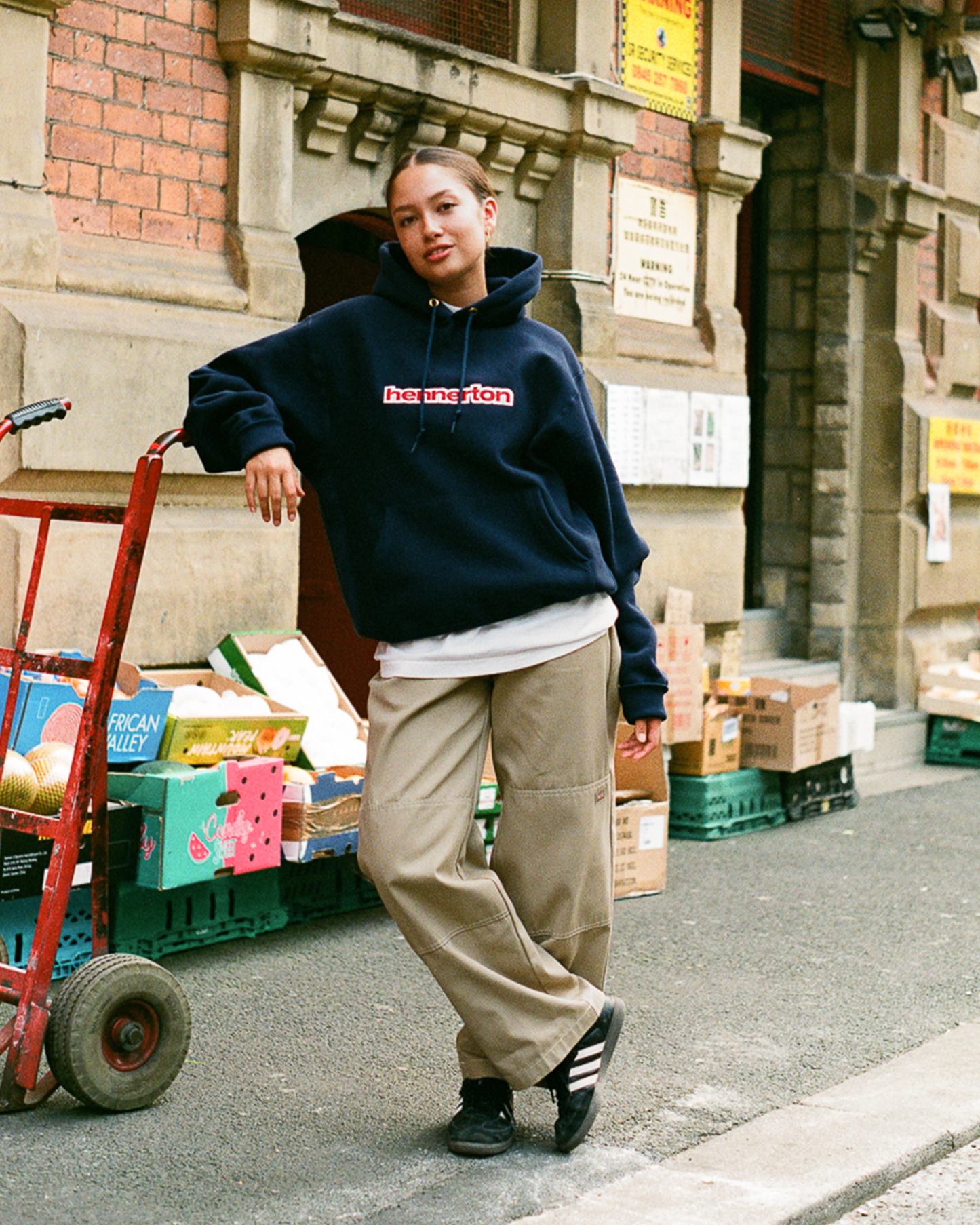 CAMBER CLASSIC LOGO HOODIE: NAVY