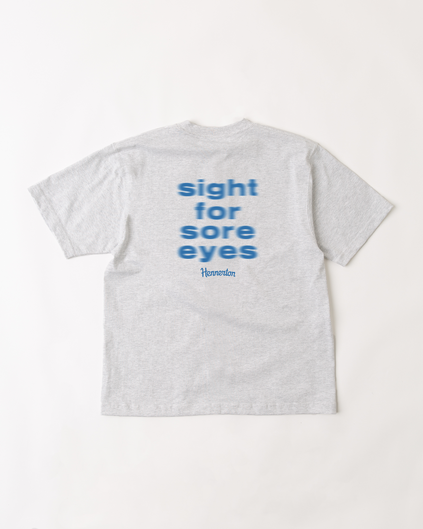 HENNERTON SIGHT FOR SORE EYES TEE: GREY