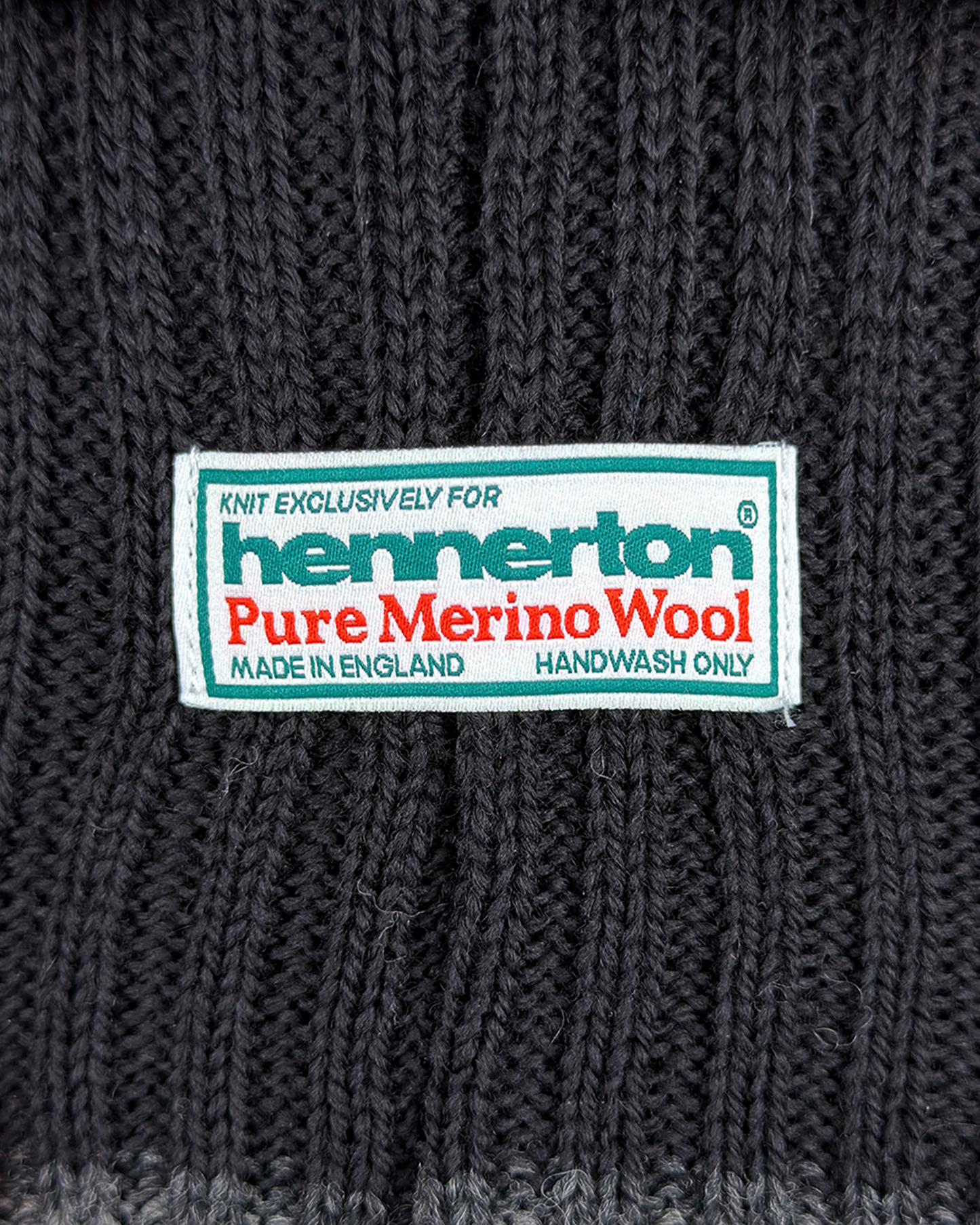 Merino Ombré Stripe Ribbed Beanie: Black
