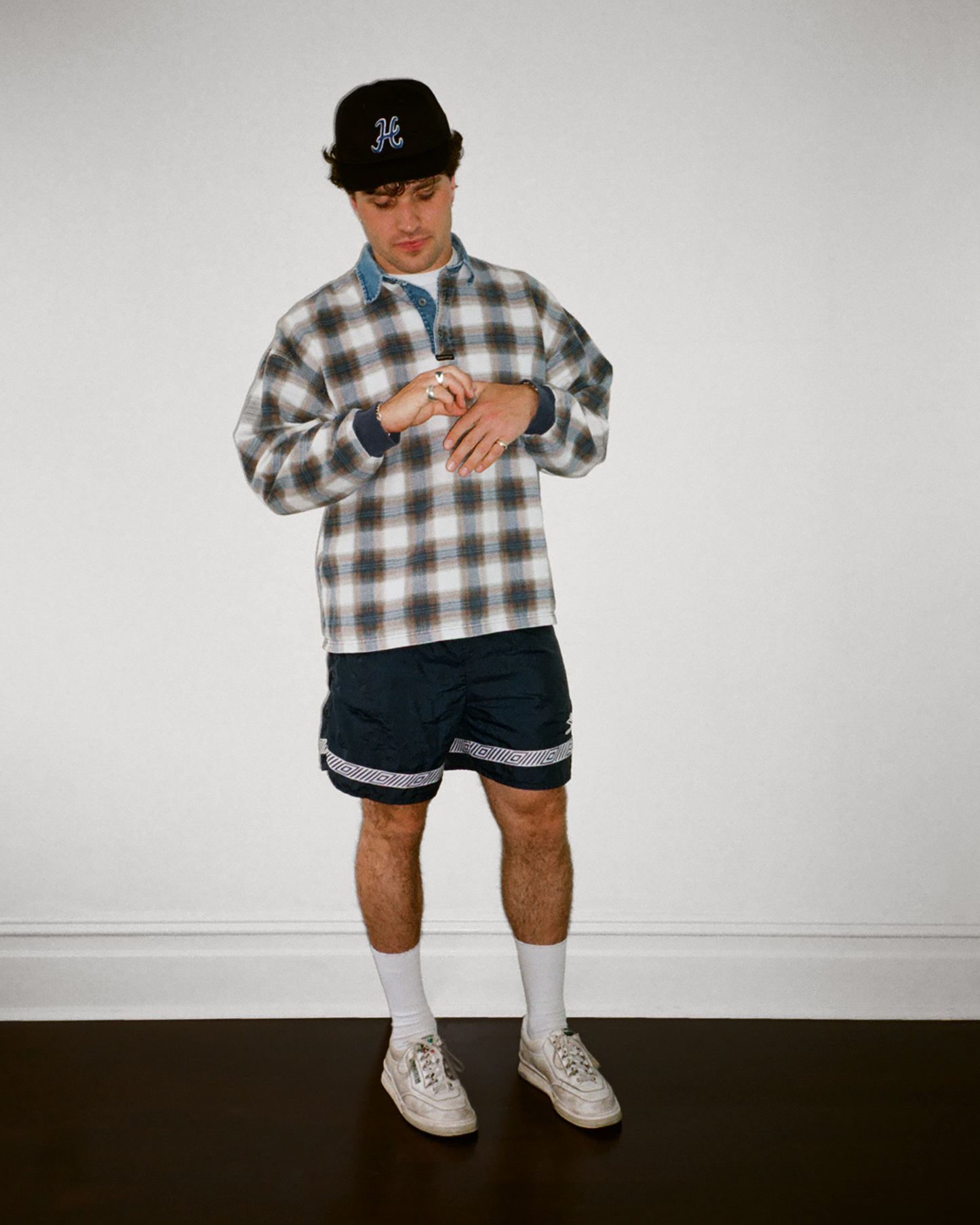 90s Umbro Nylon Shorts: Navy 28-32"